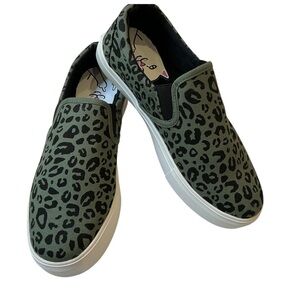 RipNDip Leopard Print Slip-On Sneakers Black and Green Size 8